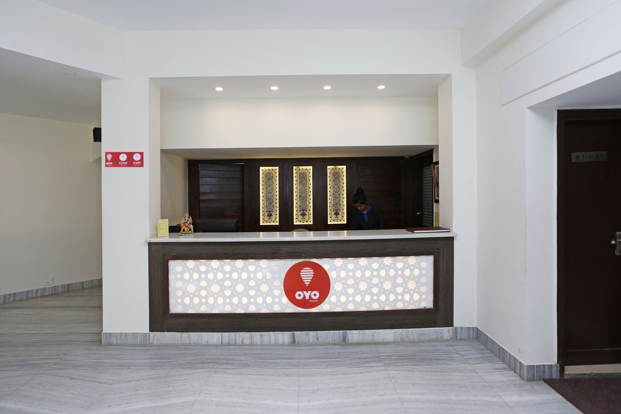 Фото Oyo 8078 The Central Palm