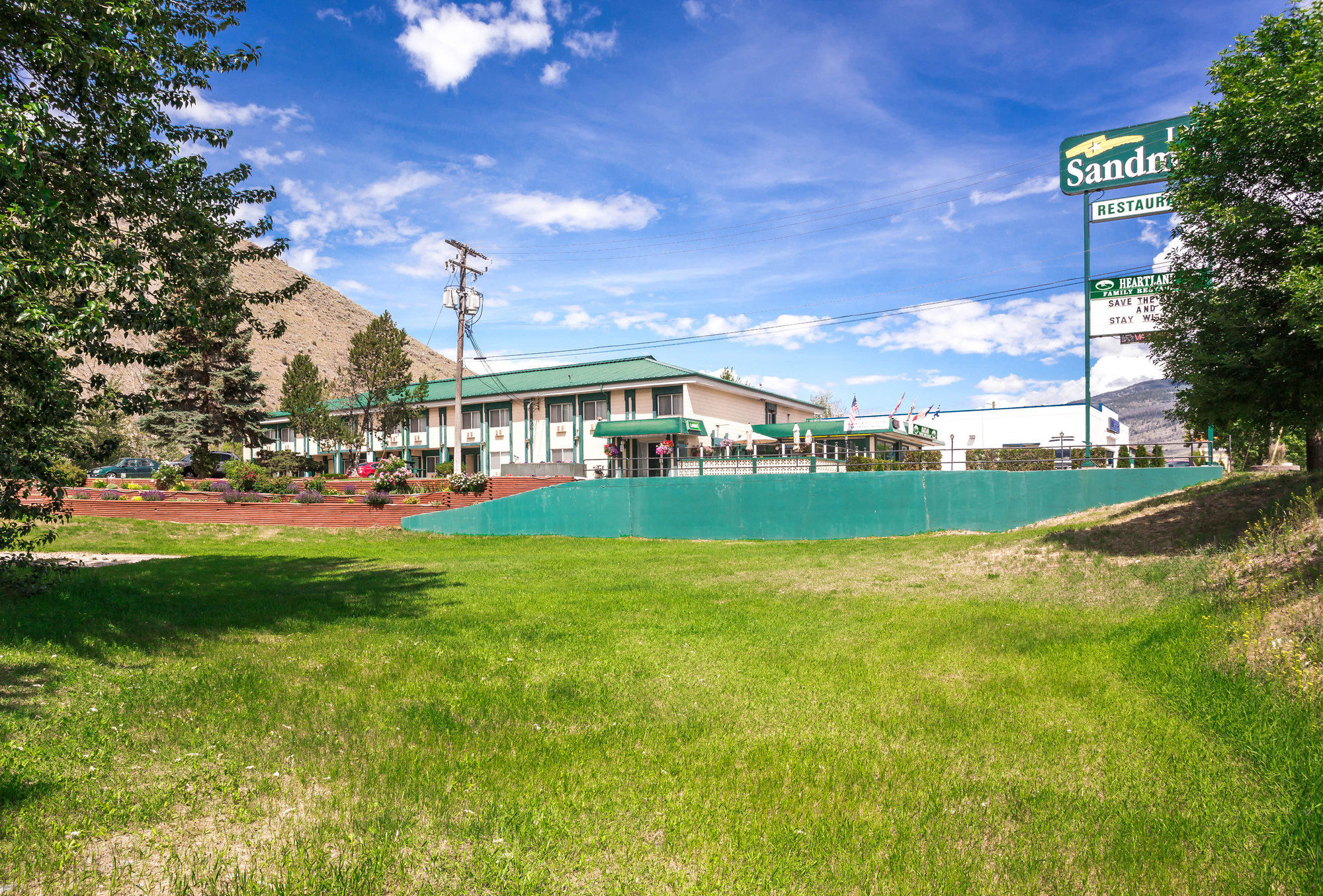 Фото Sandman Inn Cache Creek