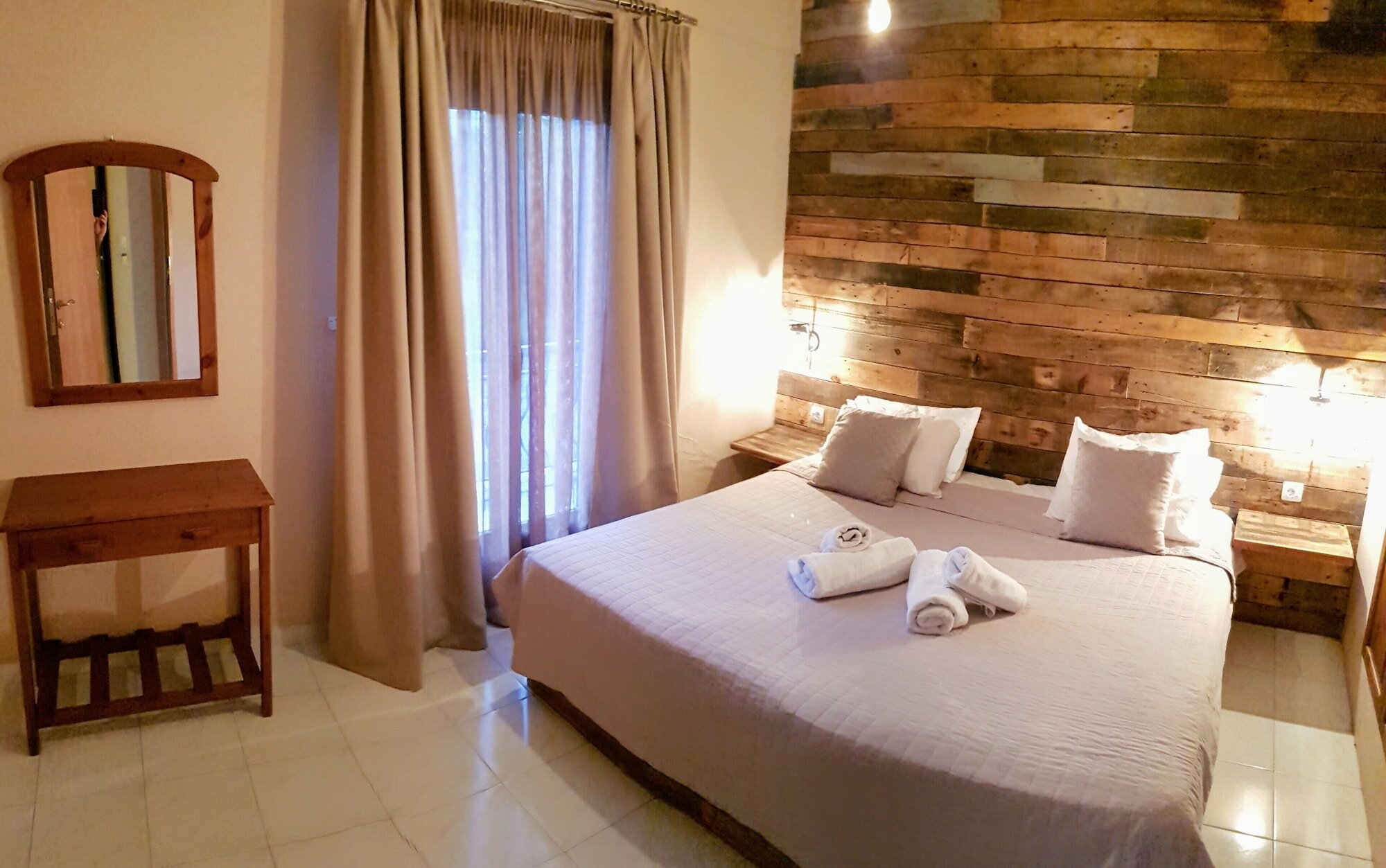 Фото Anemos Hotel