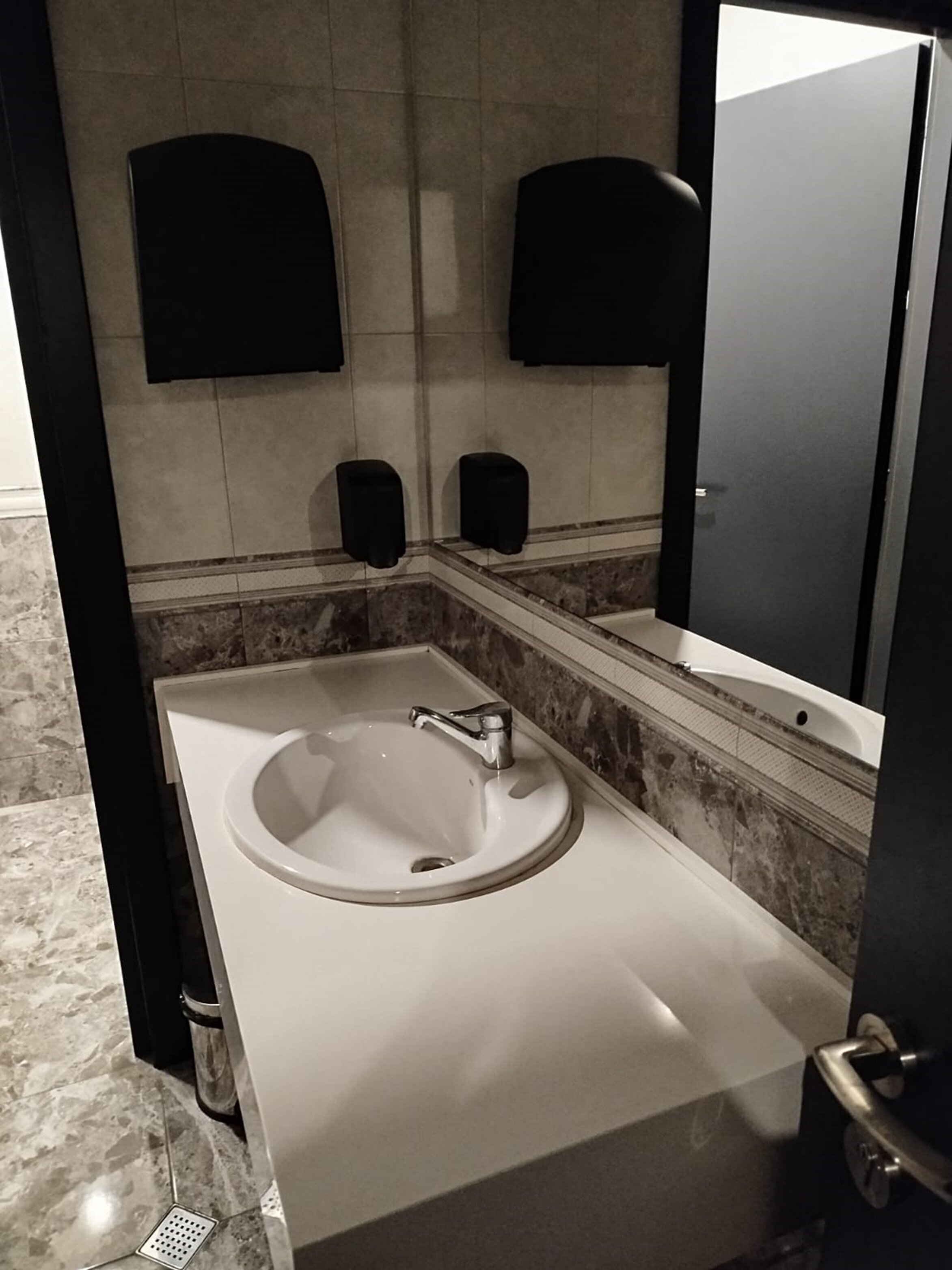 Фото Green Tower Hotel