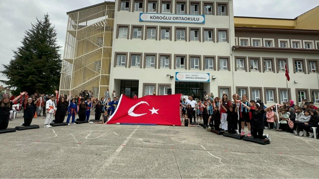 School Koroglu Secondary School, Bolu, photo
