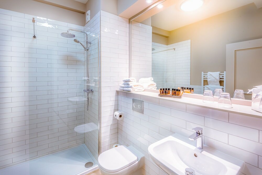 Фото Bishop's Gate Hotel