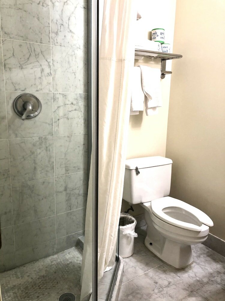 Фото Windsor Inn Hotel