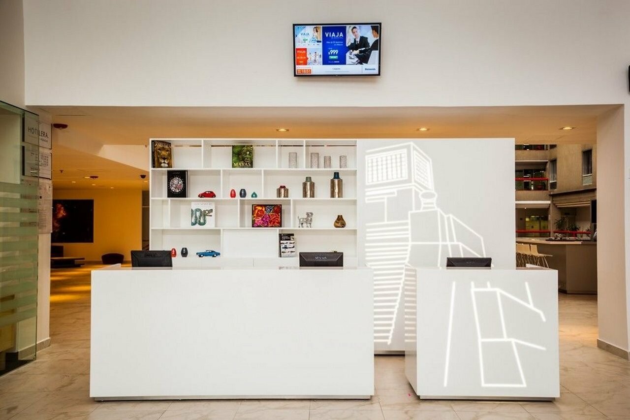 Фото Fiesta Inn Tlalnepantla