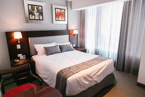 Гостиница Apart Hotel Petit Palace Suites