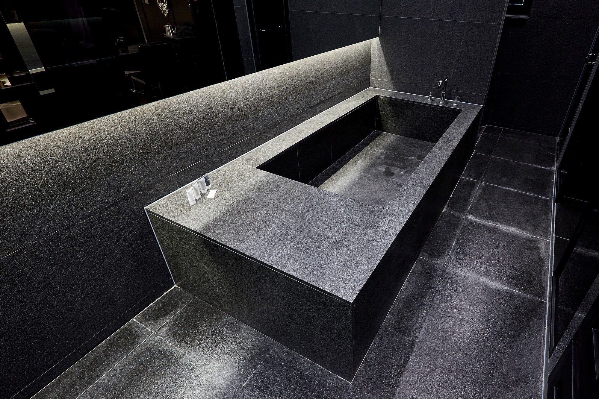 Фото Hotel The Artist Yeoksam