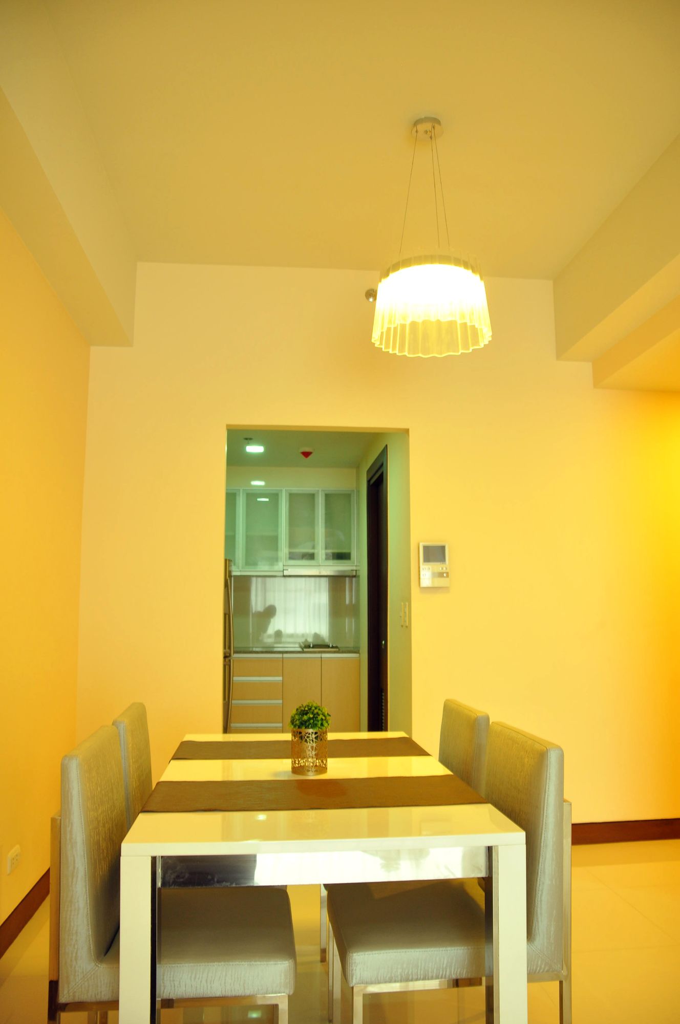 Фото CSuites at Two Central Residences