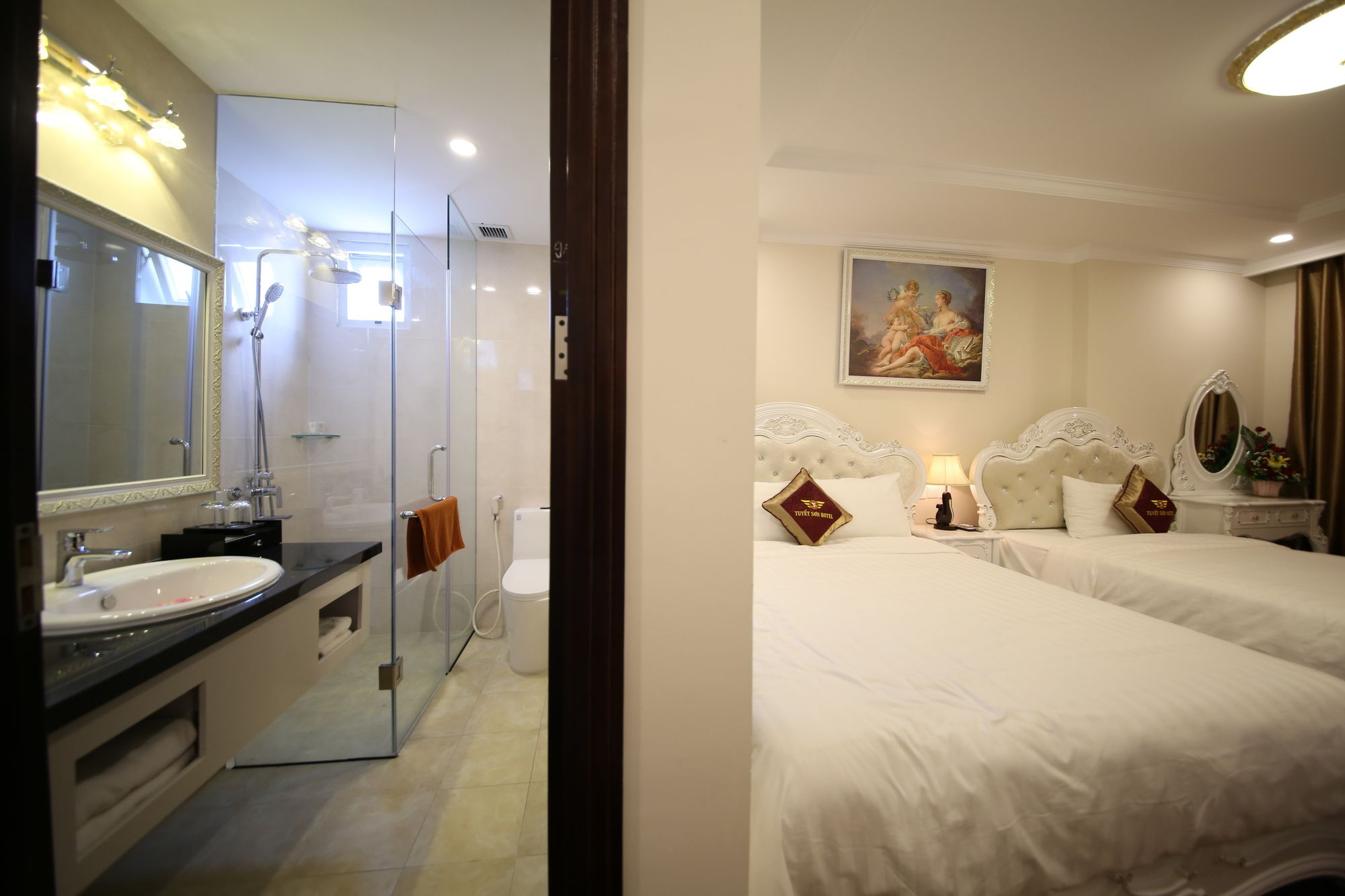 Фото Tuyet Son Hotel