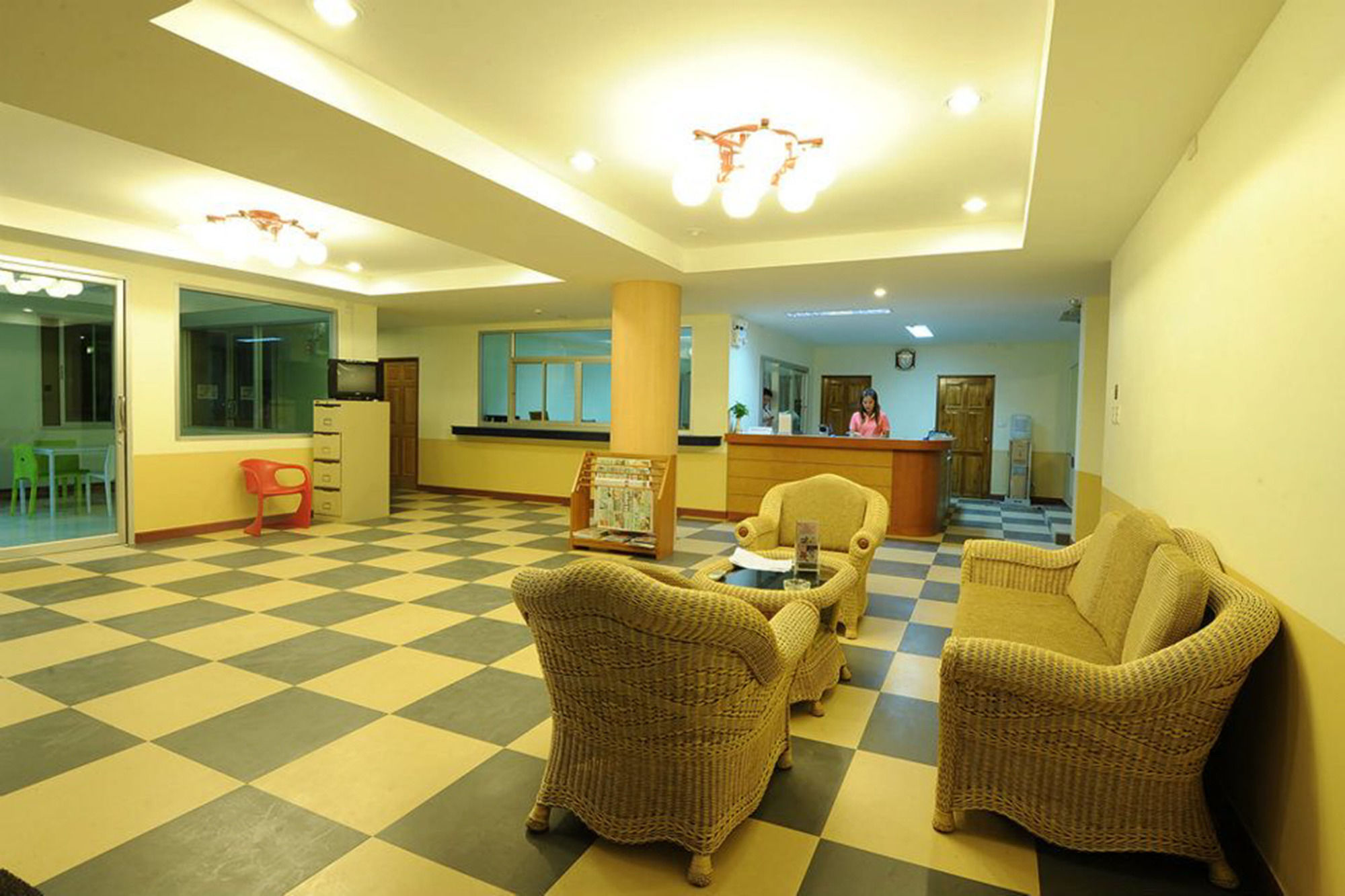 Фото Trat Center Hotel
