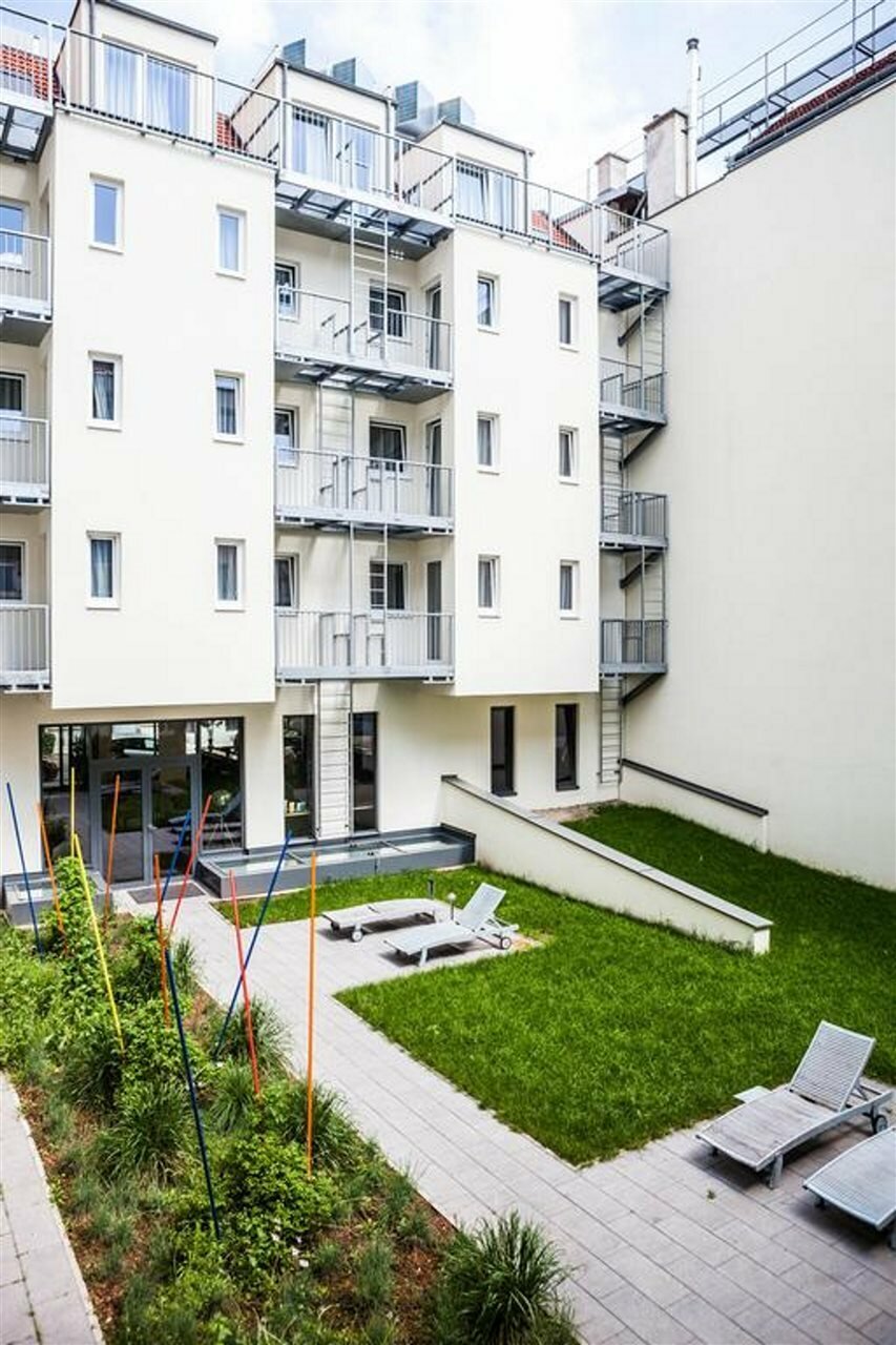 Фото отеля 2