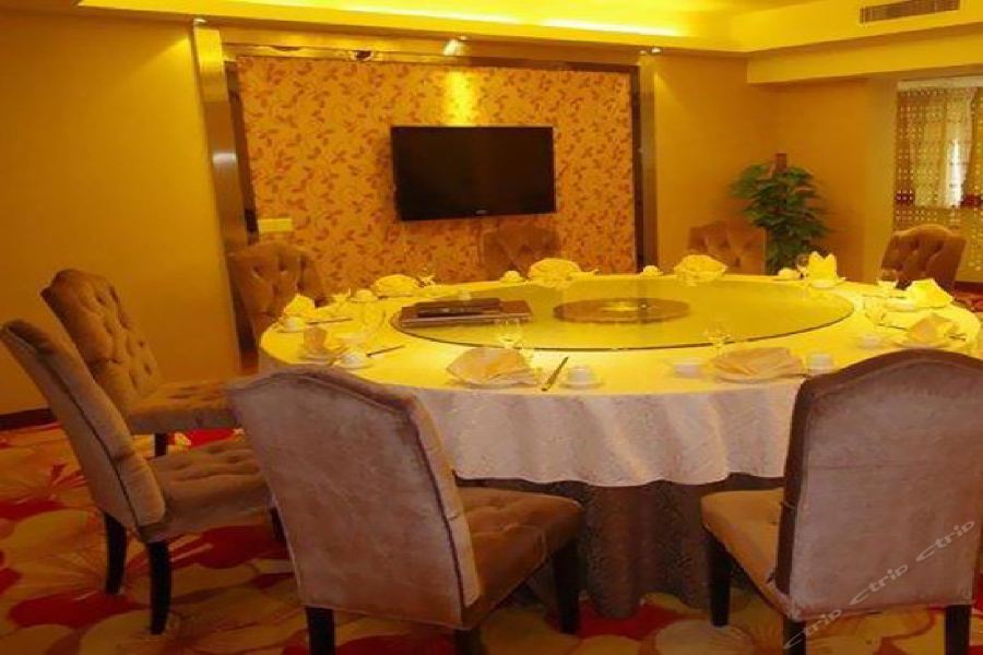 Фото RongJiang hotel