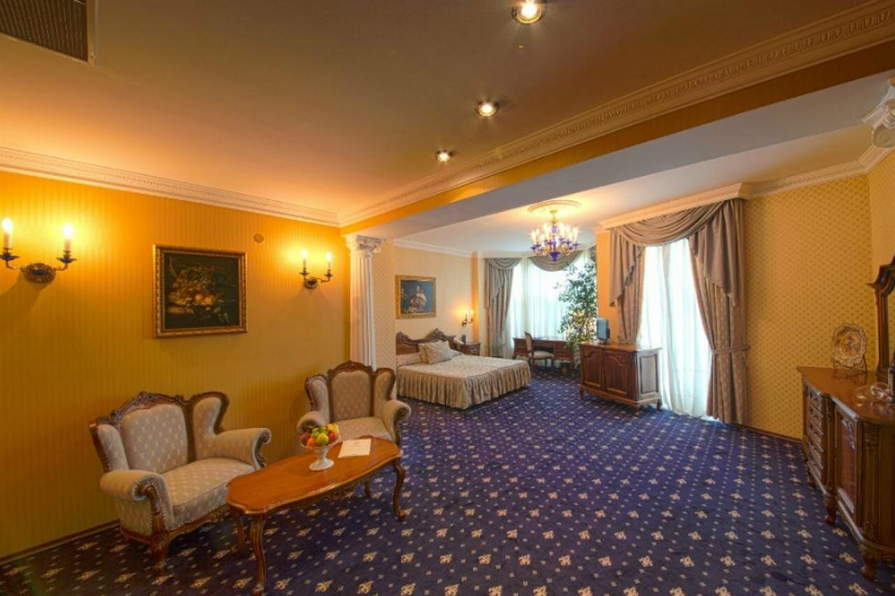 Фото Grand Hotel London