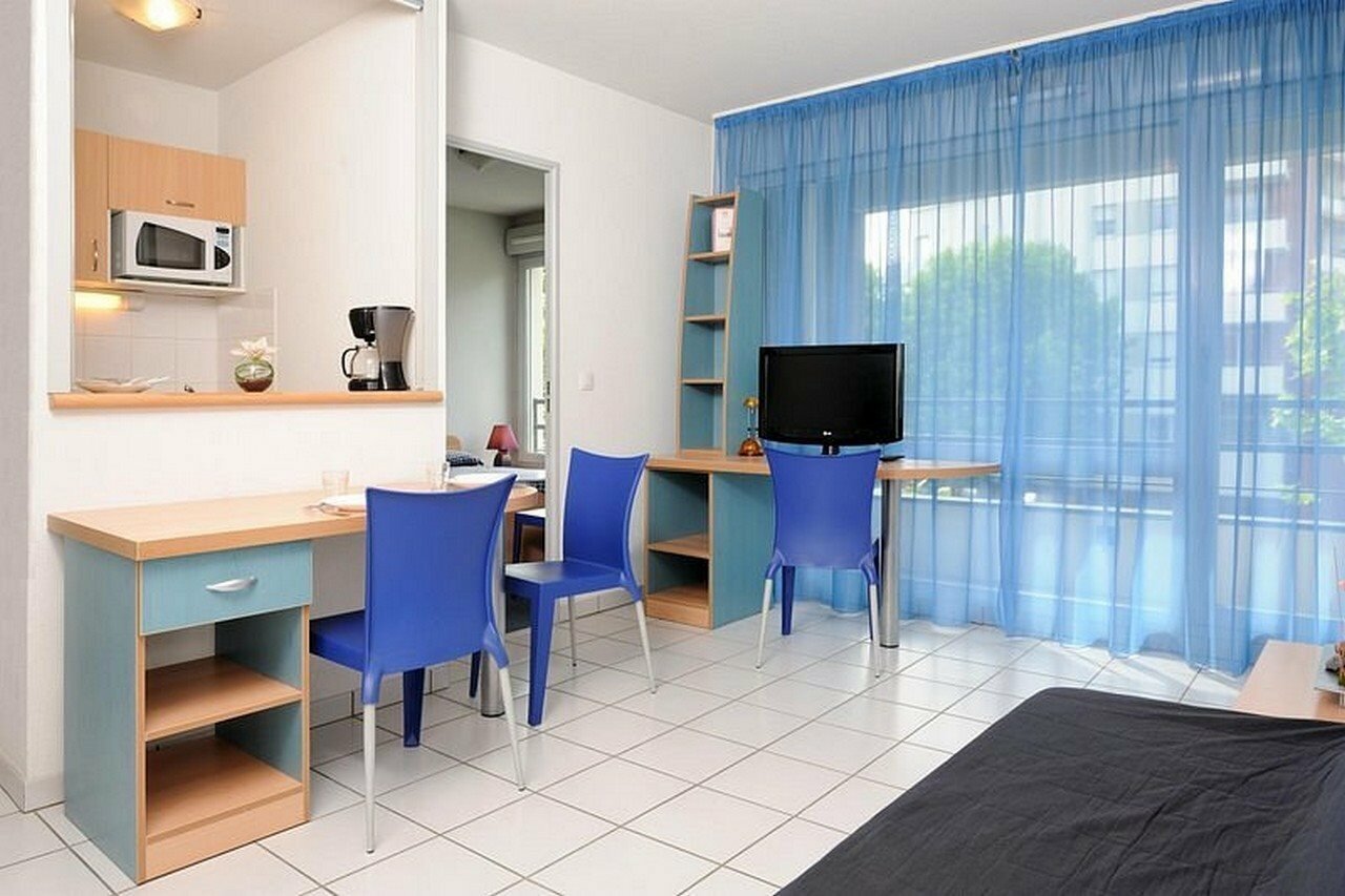 Фото Séjours & Affaires Clermont Ferrand Park République