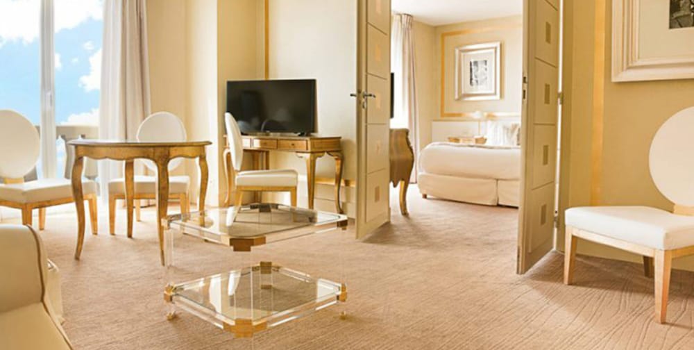 Фото Hotel Renoir