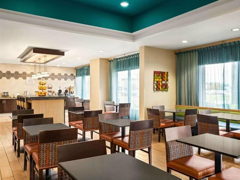 Фото La Quinta Inn & Suites by Wyndham Richmond-Midlothian