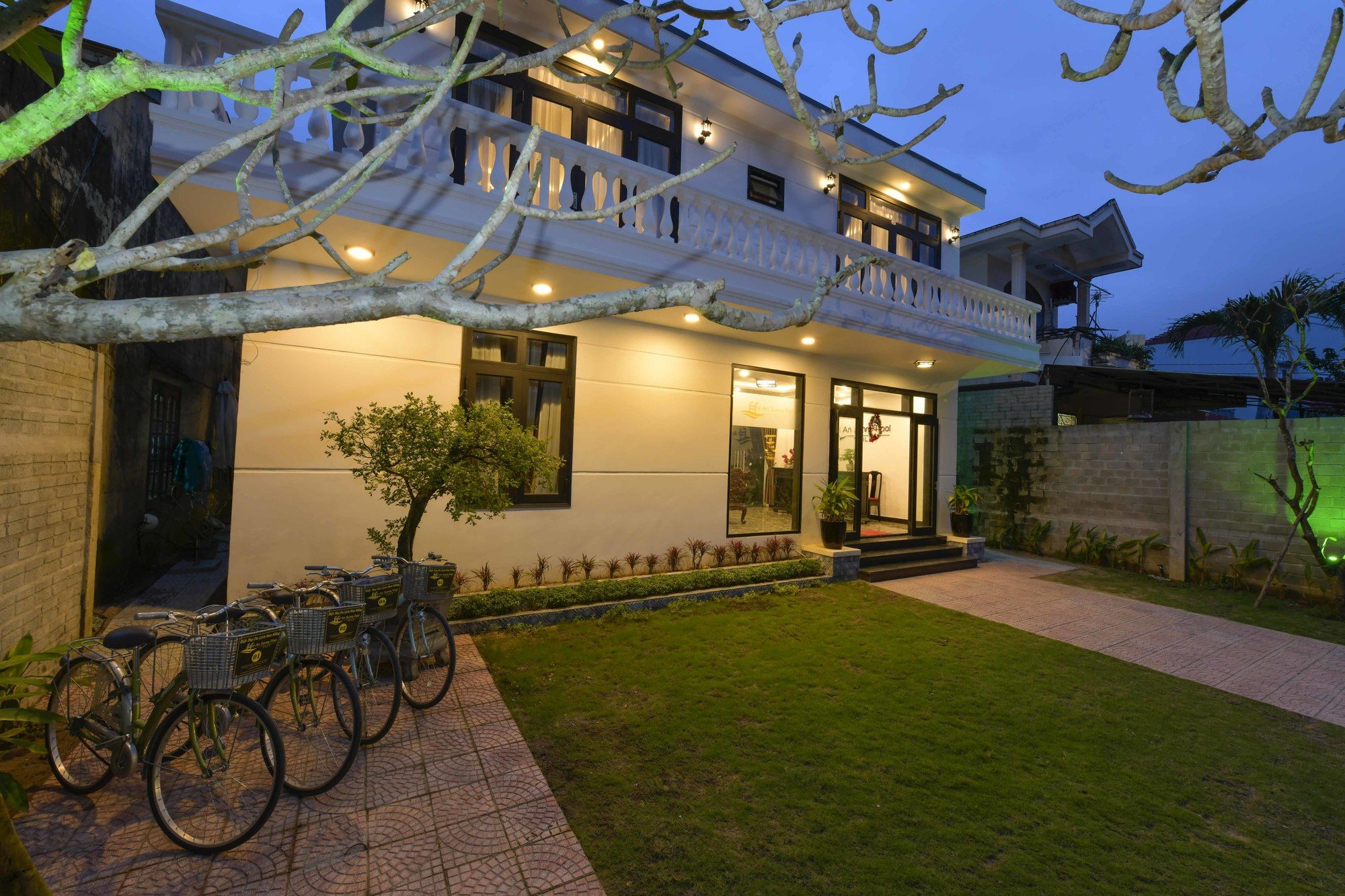 Фото Hoi An Sunny Pool Villa