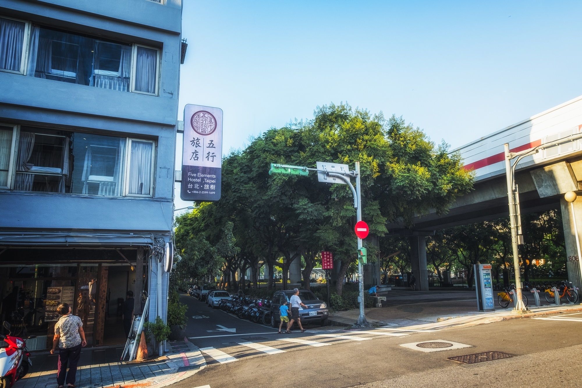 Фото отеля 1