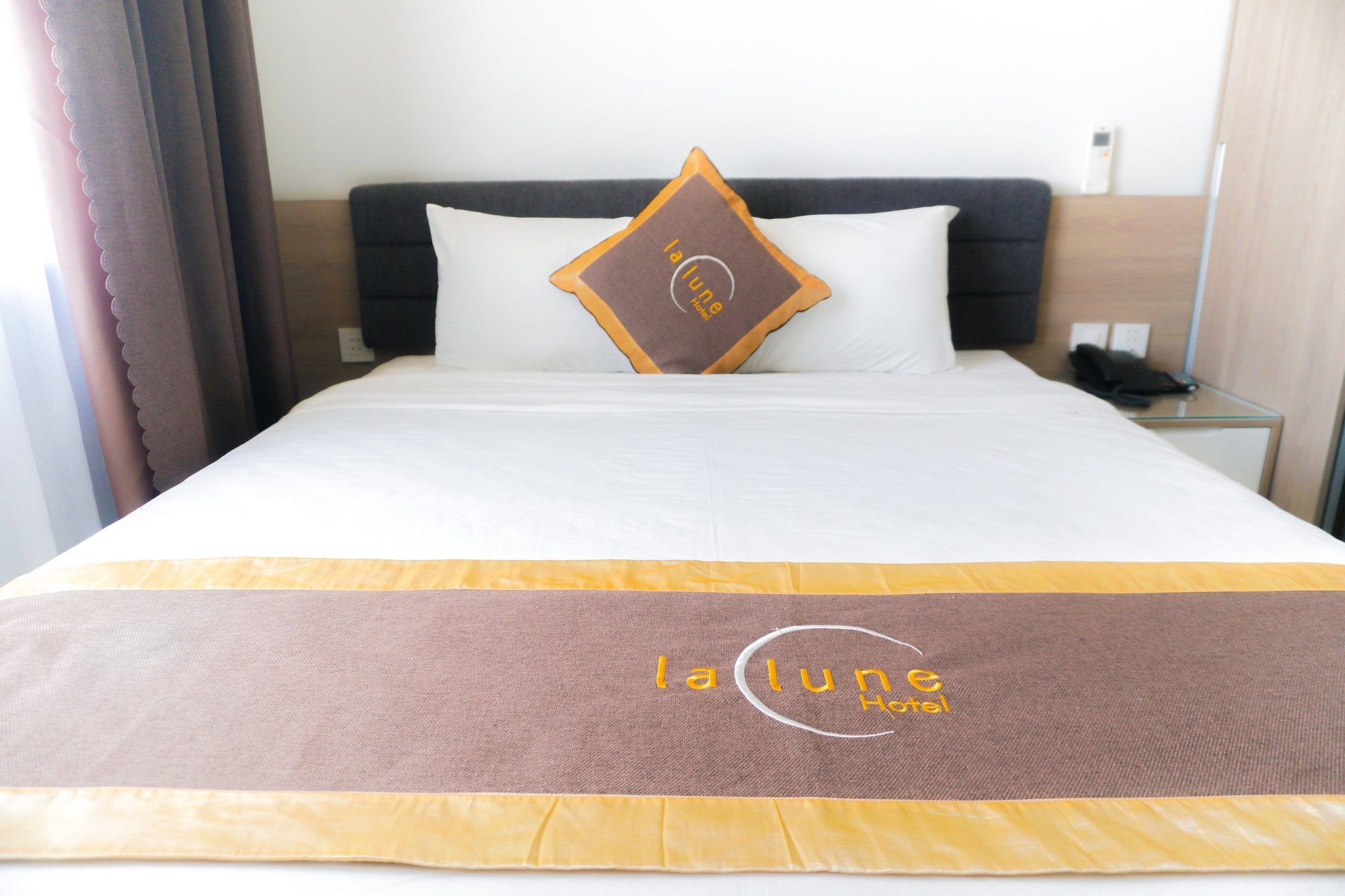 Фото La Lune Hotel