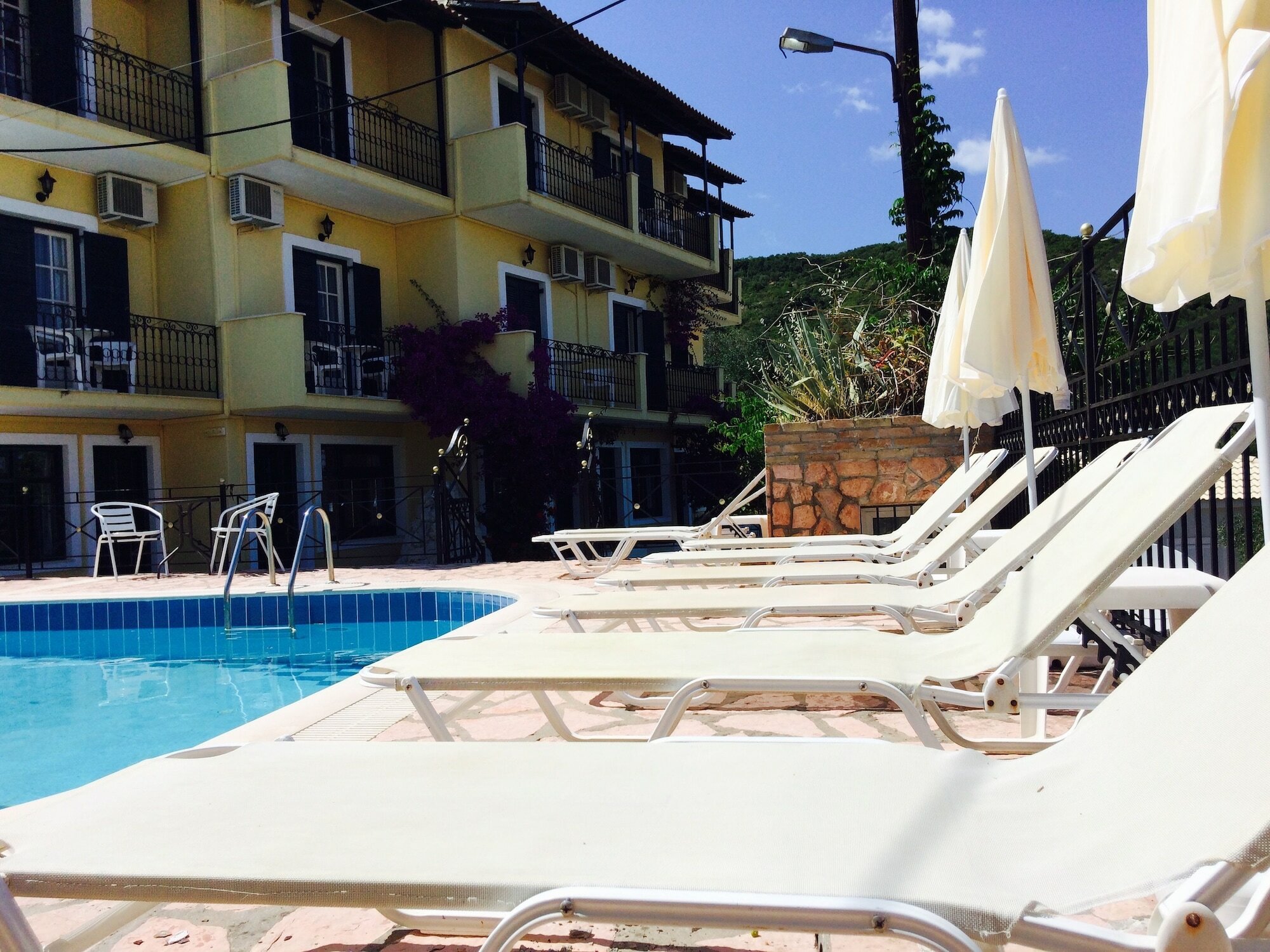 Фото Avra Paradise Aparthotel