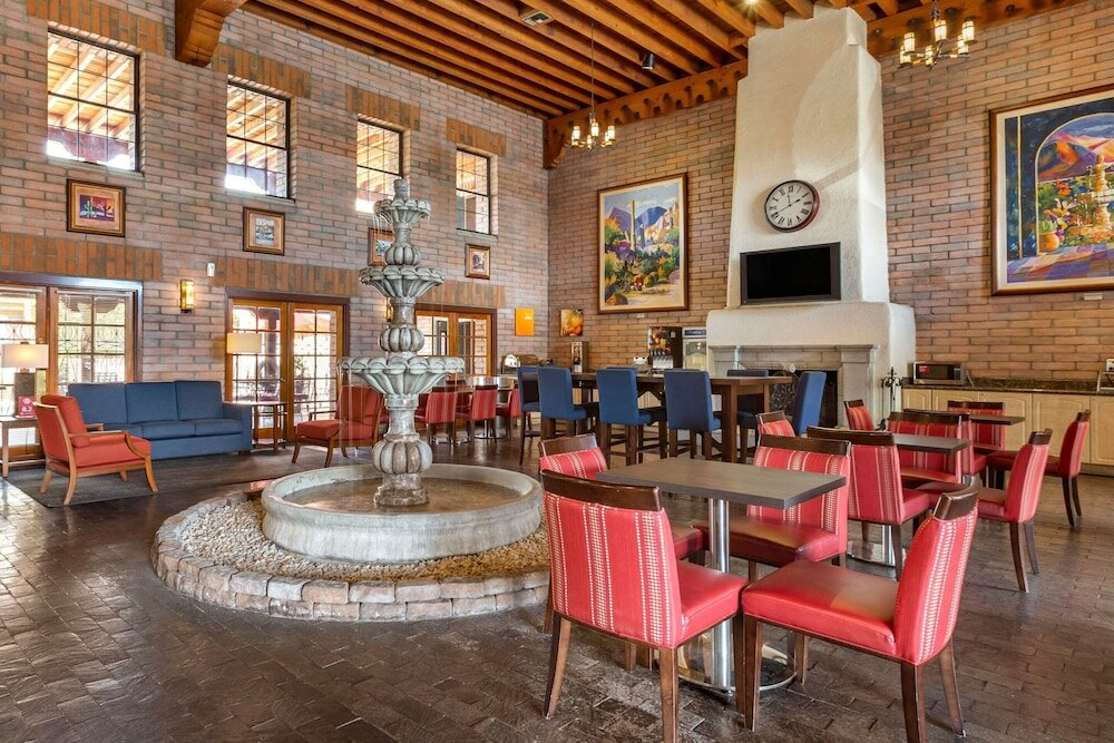 Фото Comfort Suites at Sabino Canyon