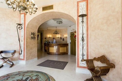 Внешний вид отеля Hotel Venezia в Бухаресте, фото 4