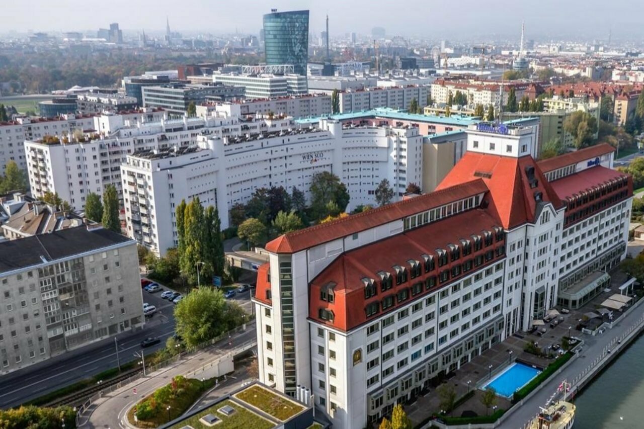 Фото Hilton Vienna Danube Waterfront