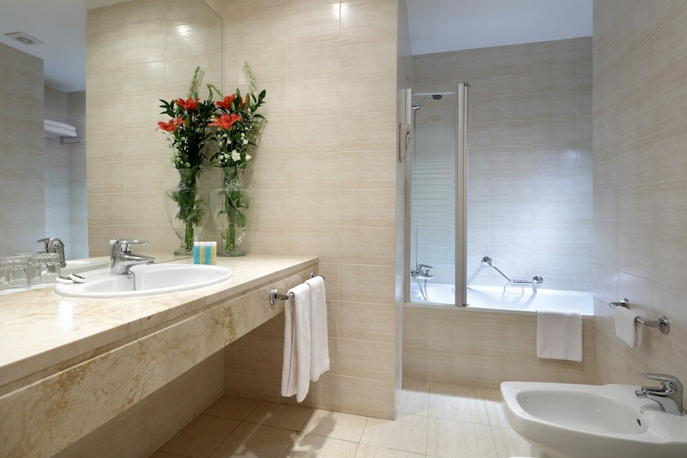 Фото Monasterio de San Miguel