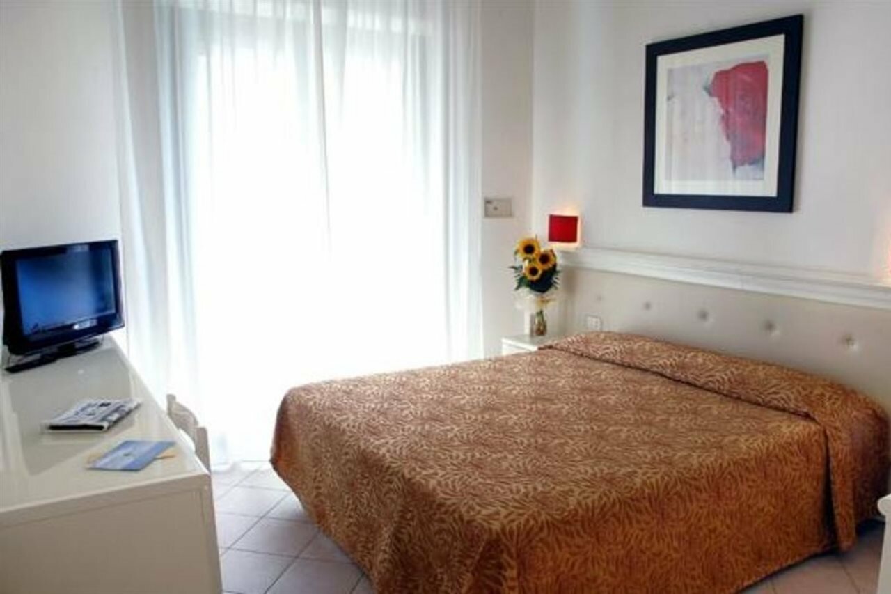 Фото Hotel Athena