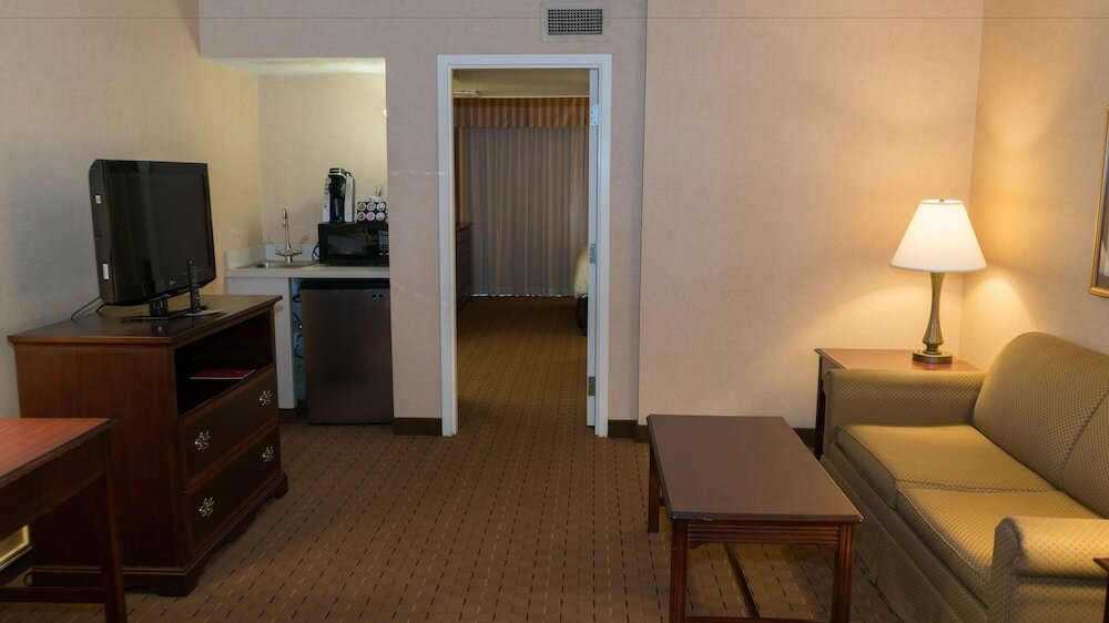 Фото Mcm Eleganté Hotel & Suites