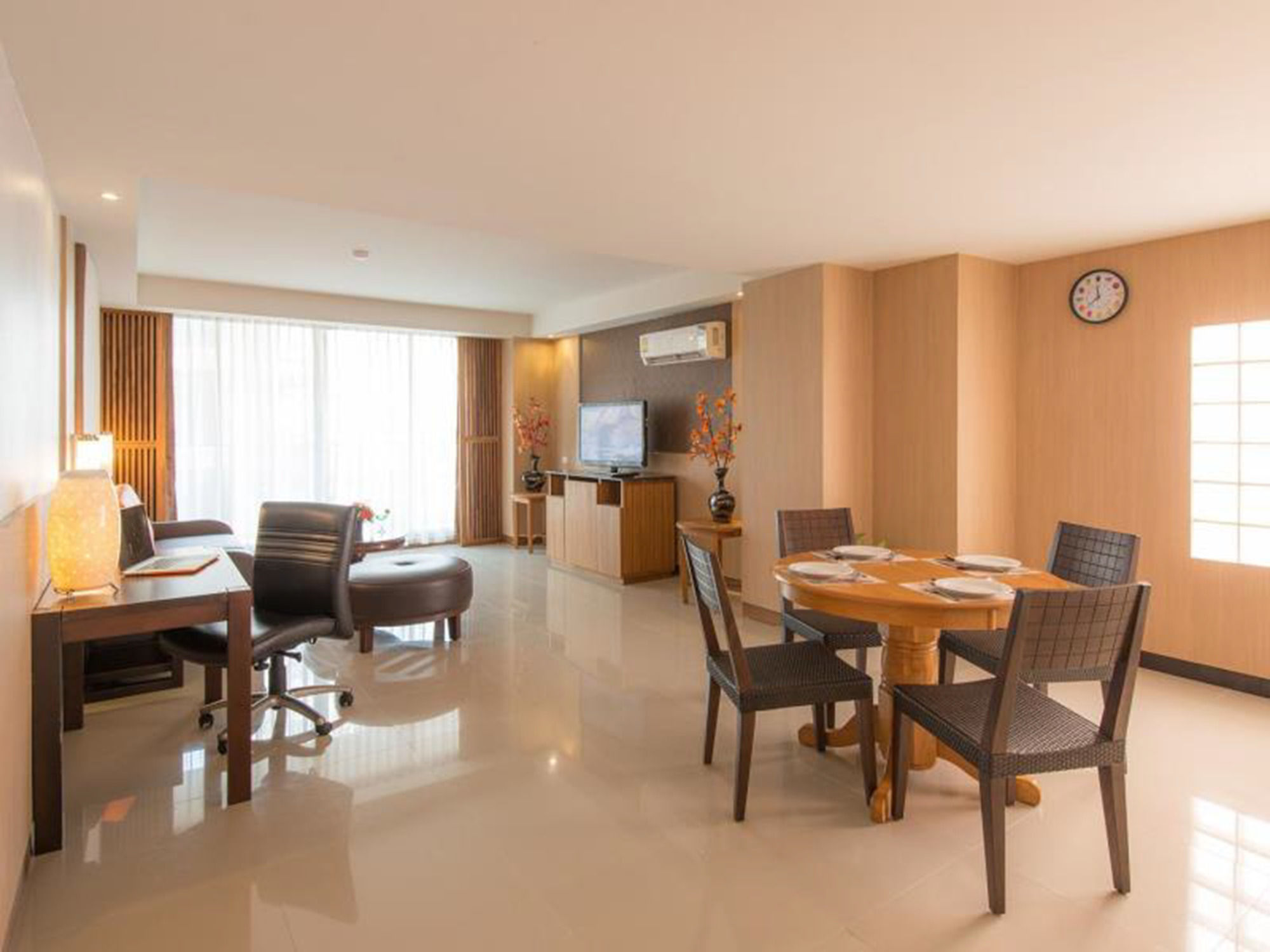 Фото Dynasty Grande Hotel