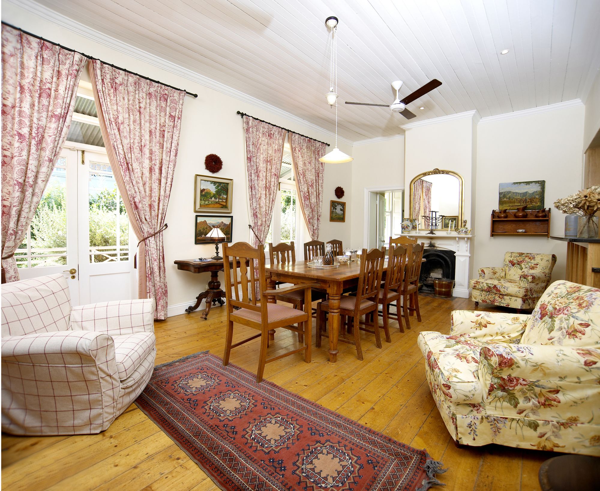 Фото La Fontaine