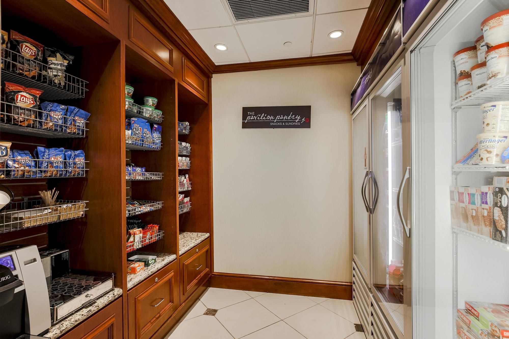 Фото Hilton Garden Inn Melville