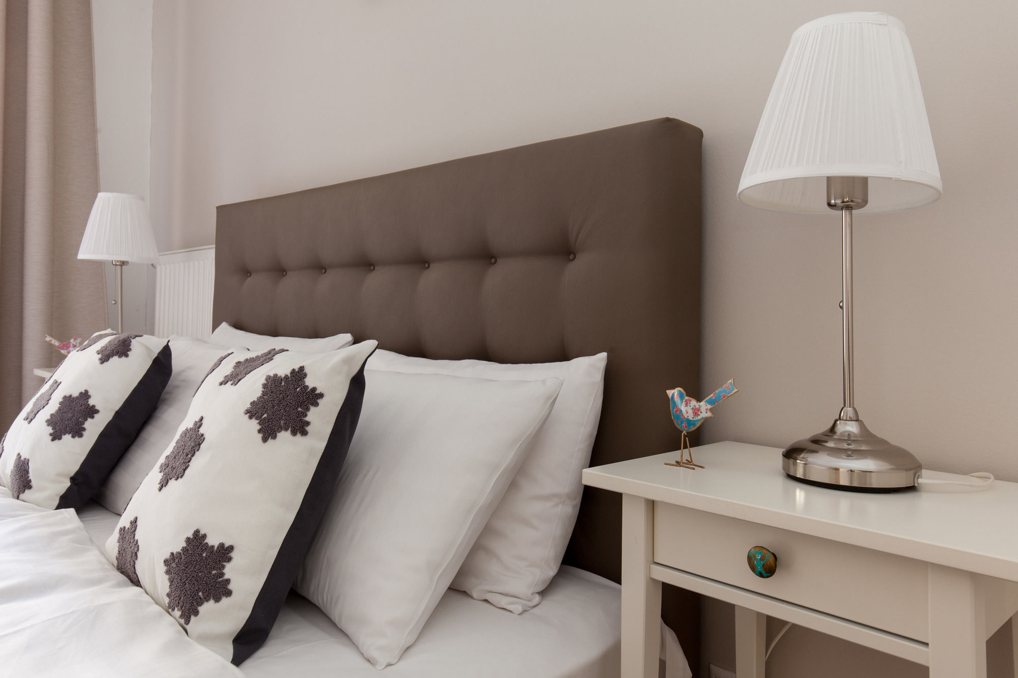 Фото Town Hall Apartments