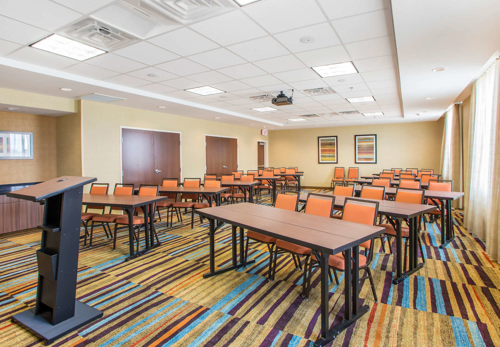 Фото Fairfield Inn & Suites by Marriott Waterloo Cedar Falls