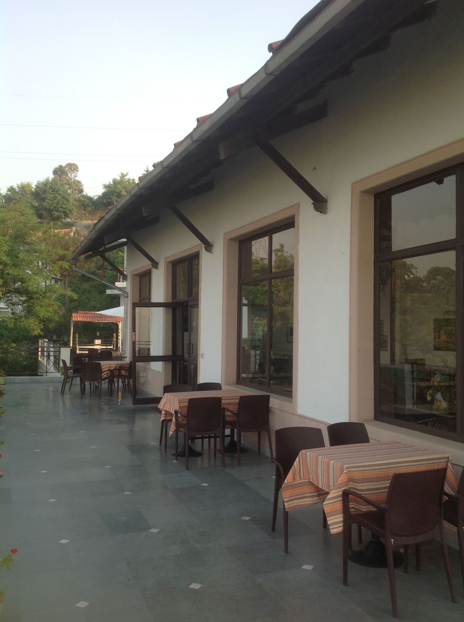 Фото Woodsvilla Resort