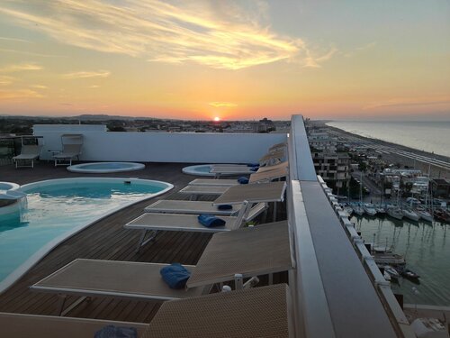 Внешний вид отеля Hotel Nautico в Риччоне, фото 2