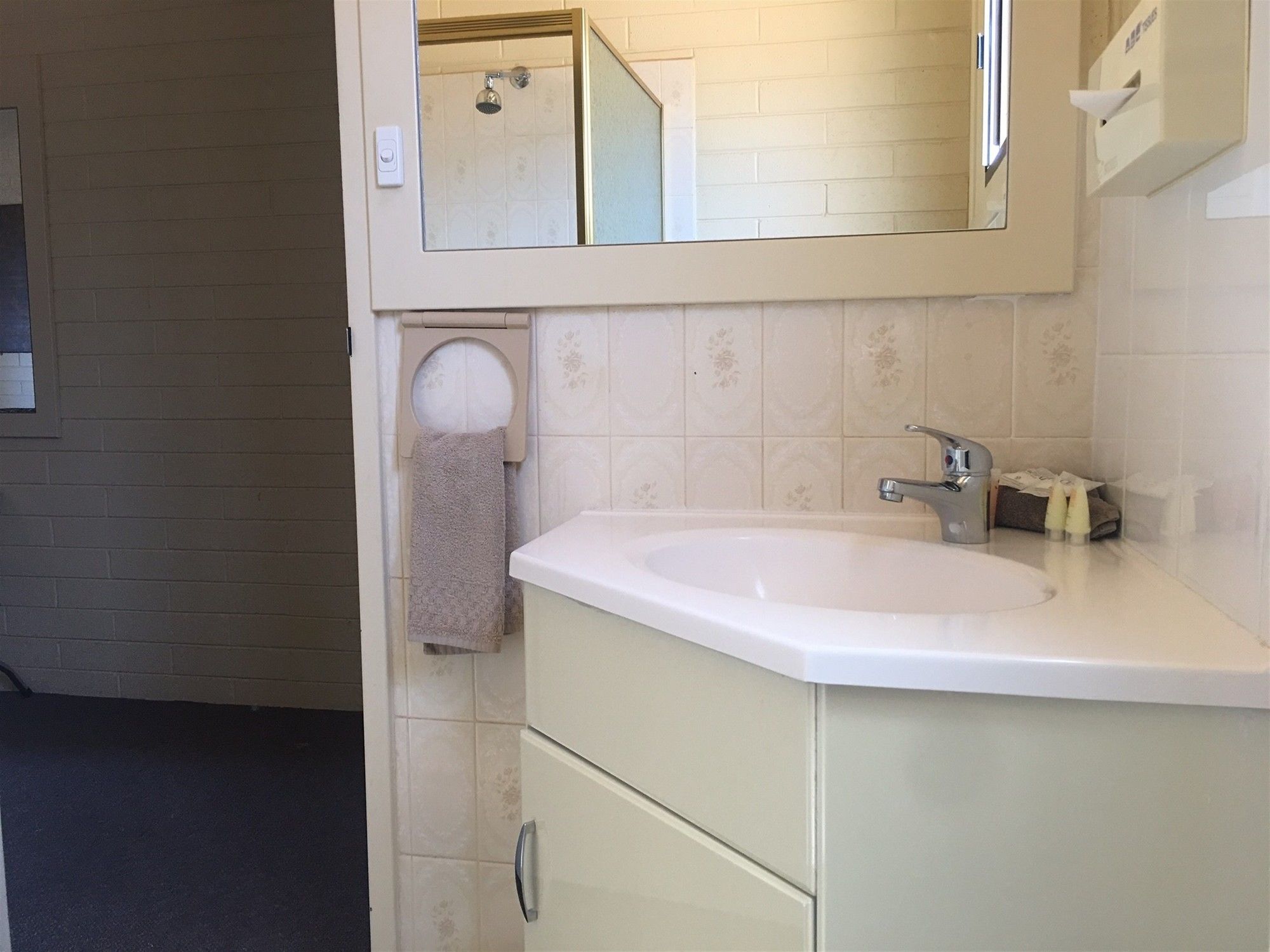 Фото Opal Inn Hotel Motel