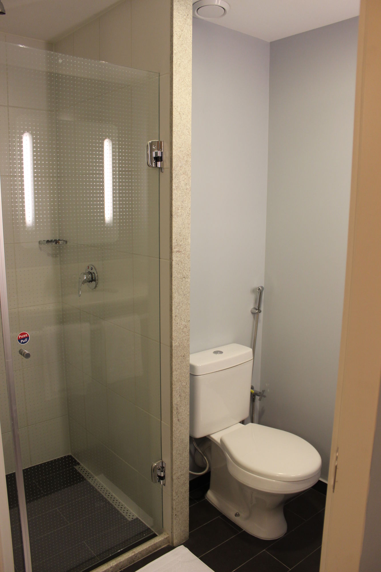 Фото Ibis Porto Alegre Assis Brasil