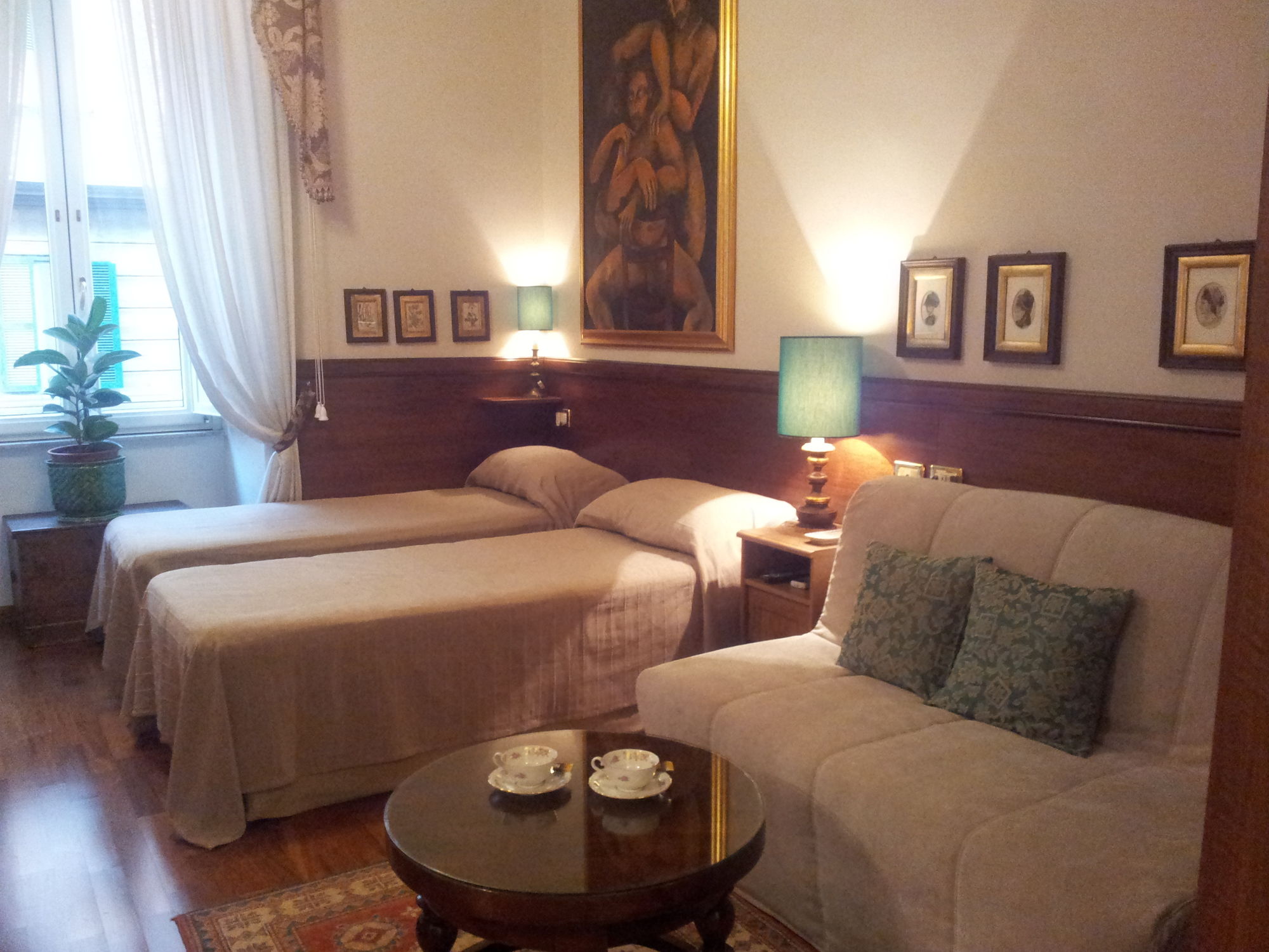 Фото отеля 1