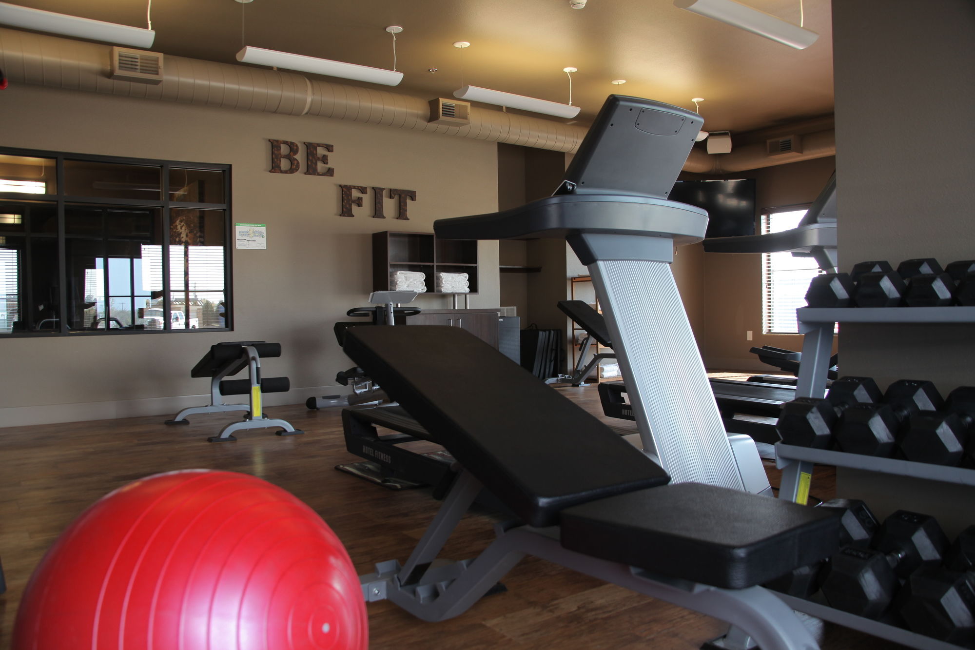 Фото Teddy's Residential Suites Watford City