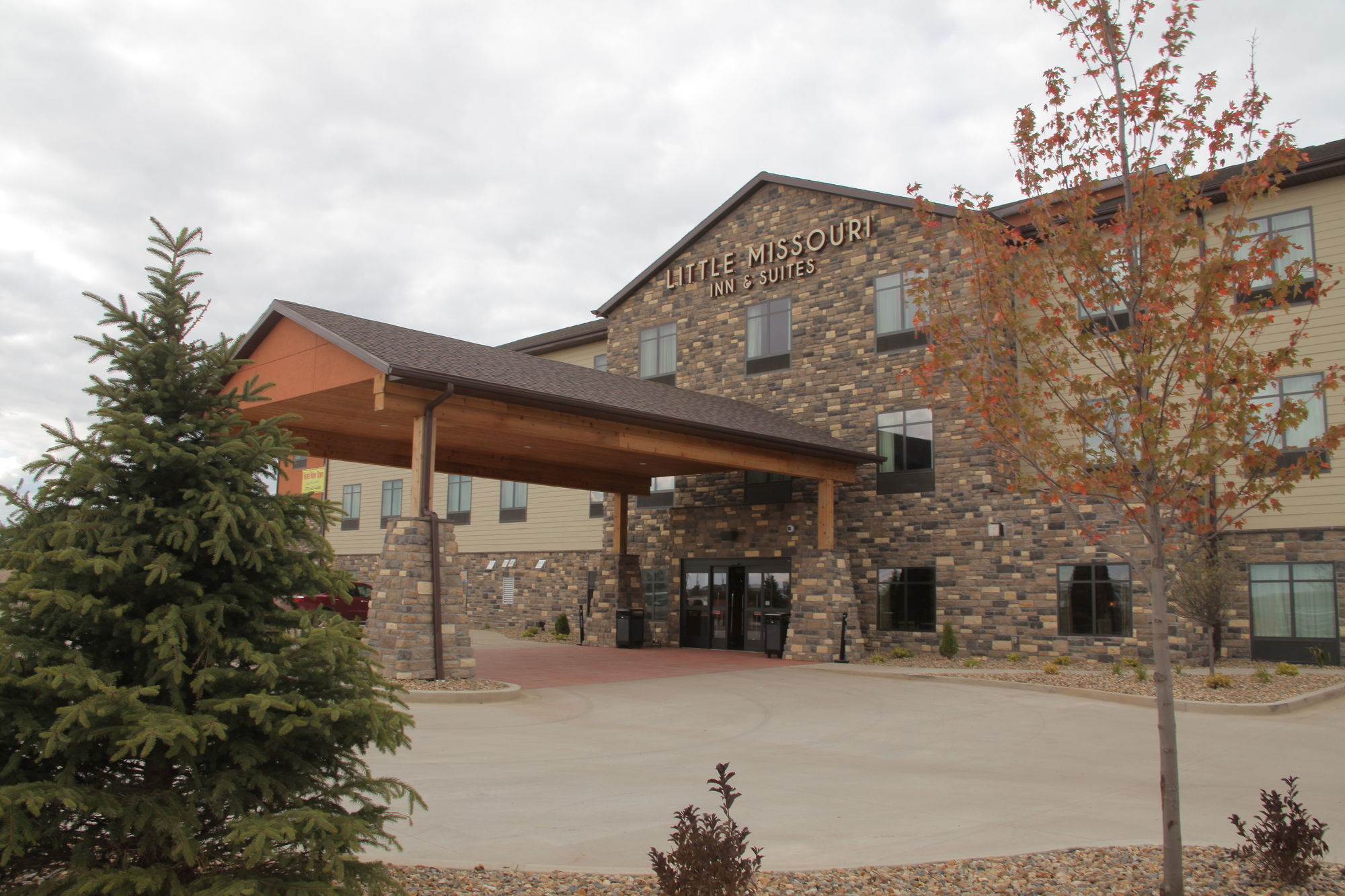 Фото Little Missouri Inn & Suites