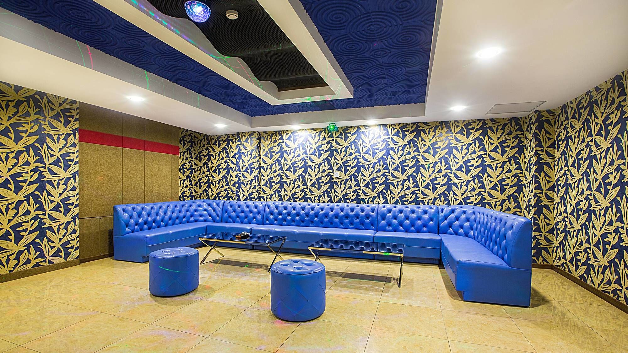 Фото The Grand Hill Hotel