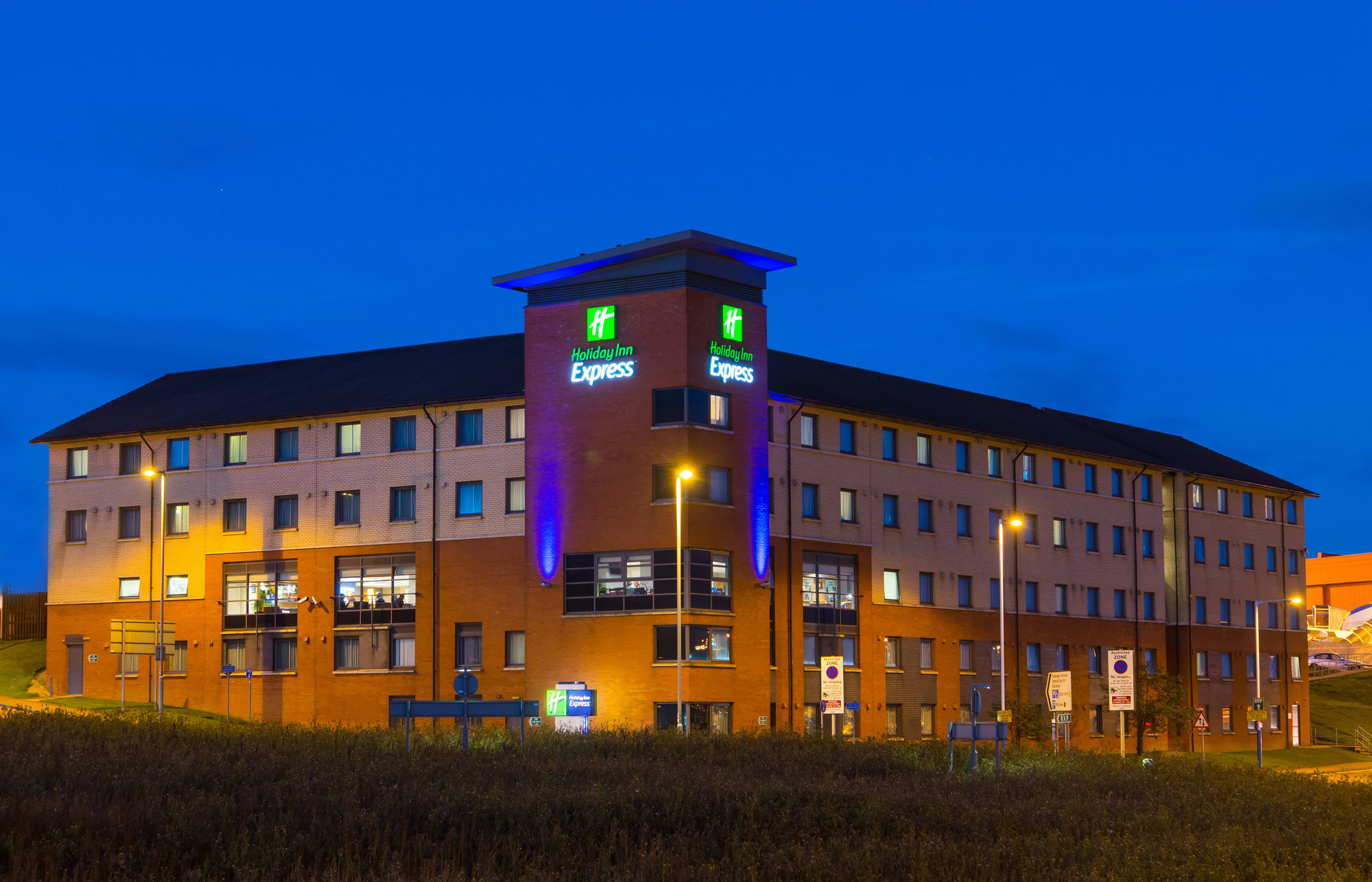 Фото Holiday Inn Express London Luton Airport, an Ihg Hotel