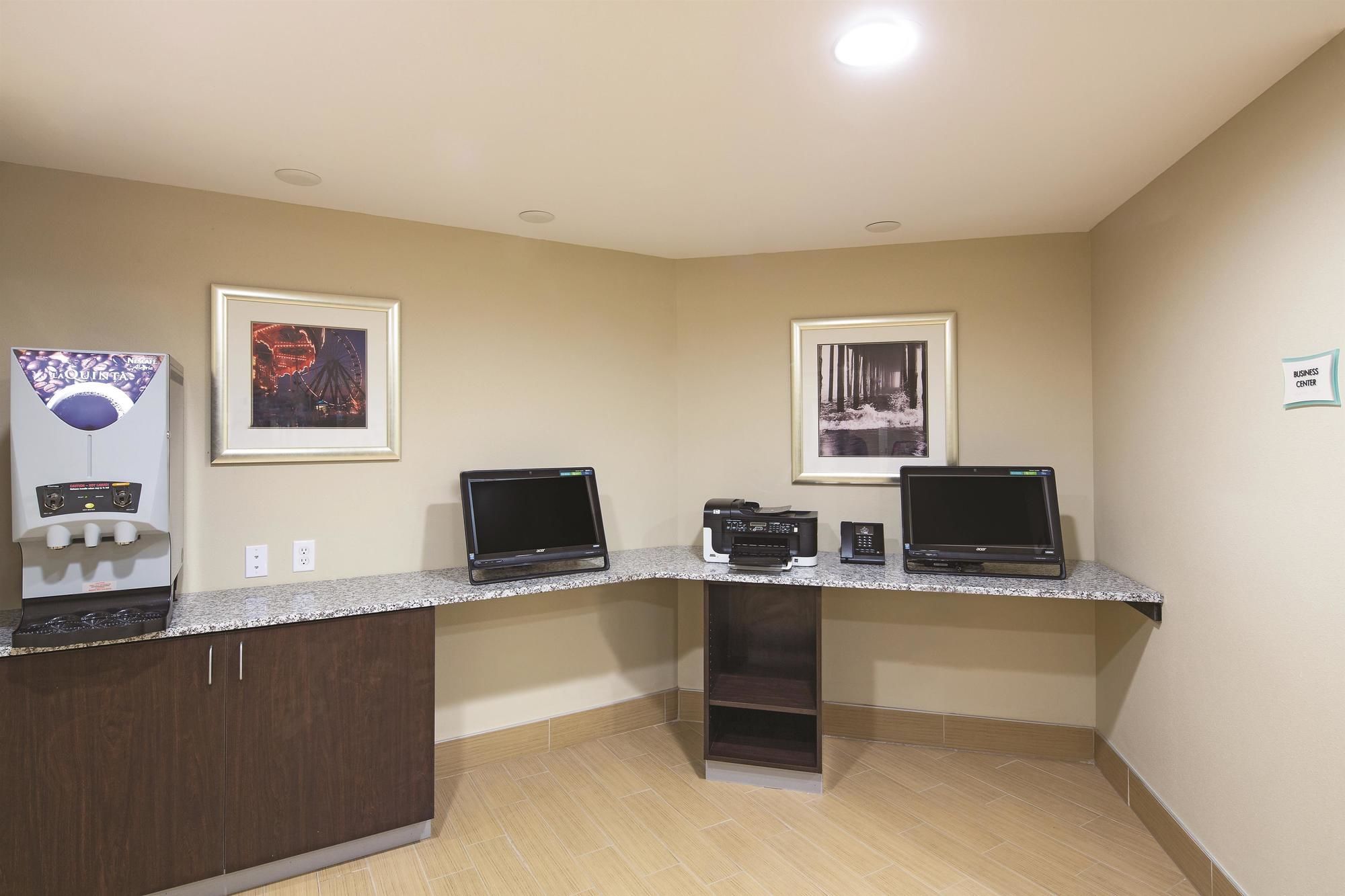 Фото La Quinta Inn & Suites by Wyndham Ocean City