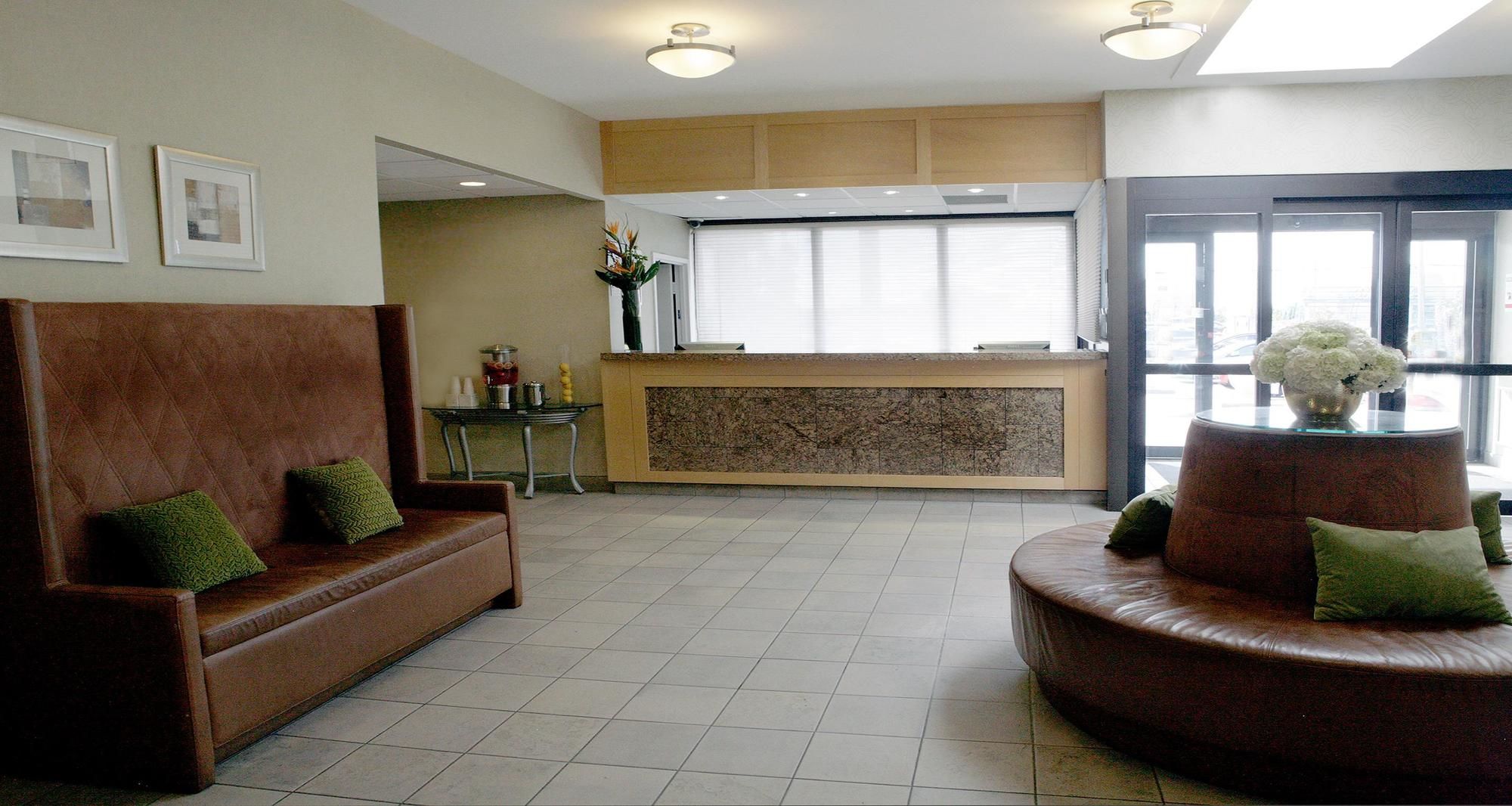 Фото Best Western Parkway Hotel Toronto North