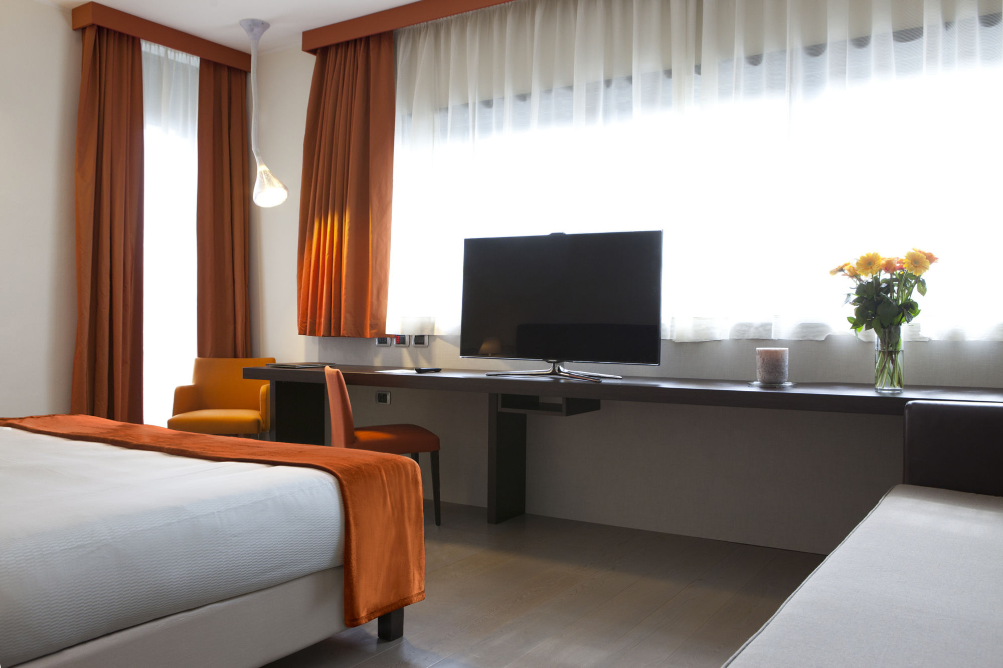 Фото Rmh Modena Des Arts