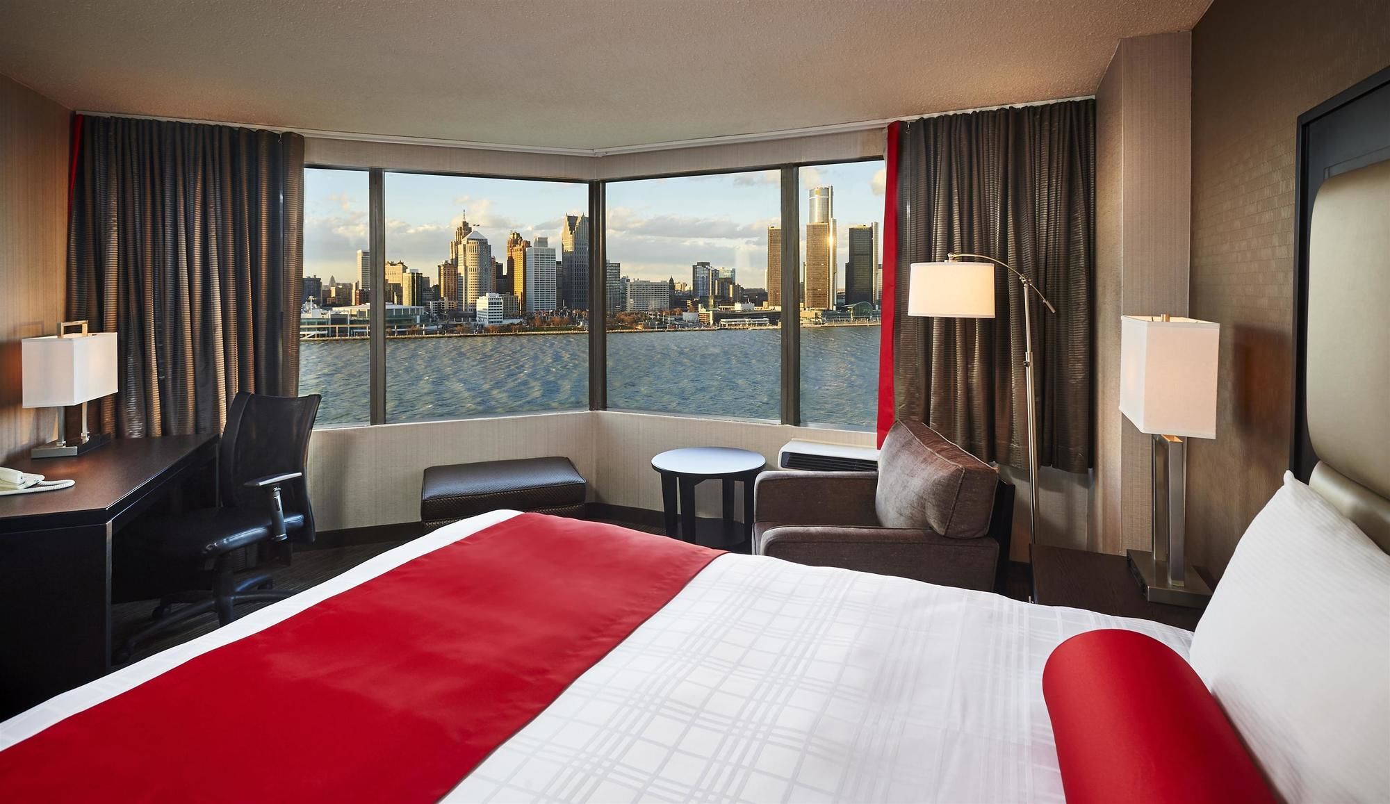 Фото Best Western Plus Waterfront Hotel