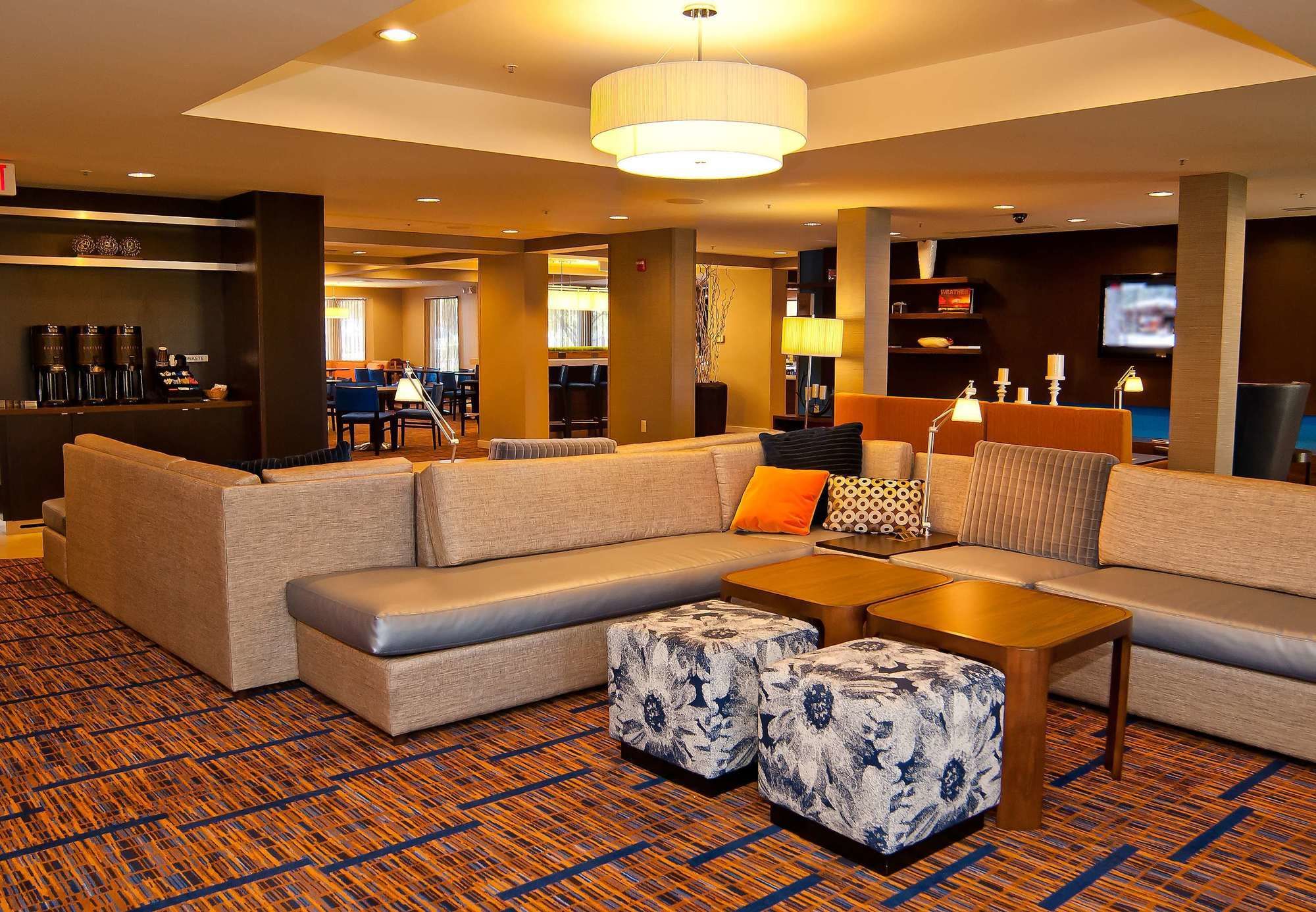 Фото Courtyard by Marriott Cincinnati Airport