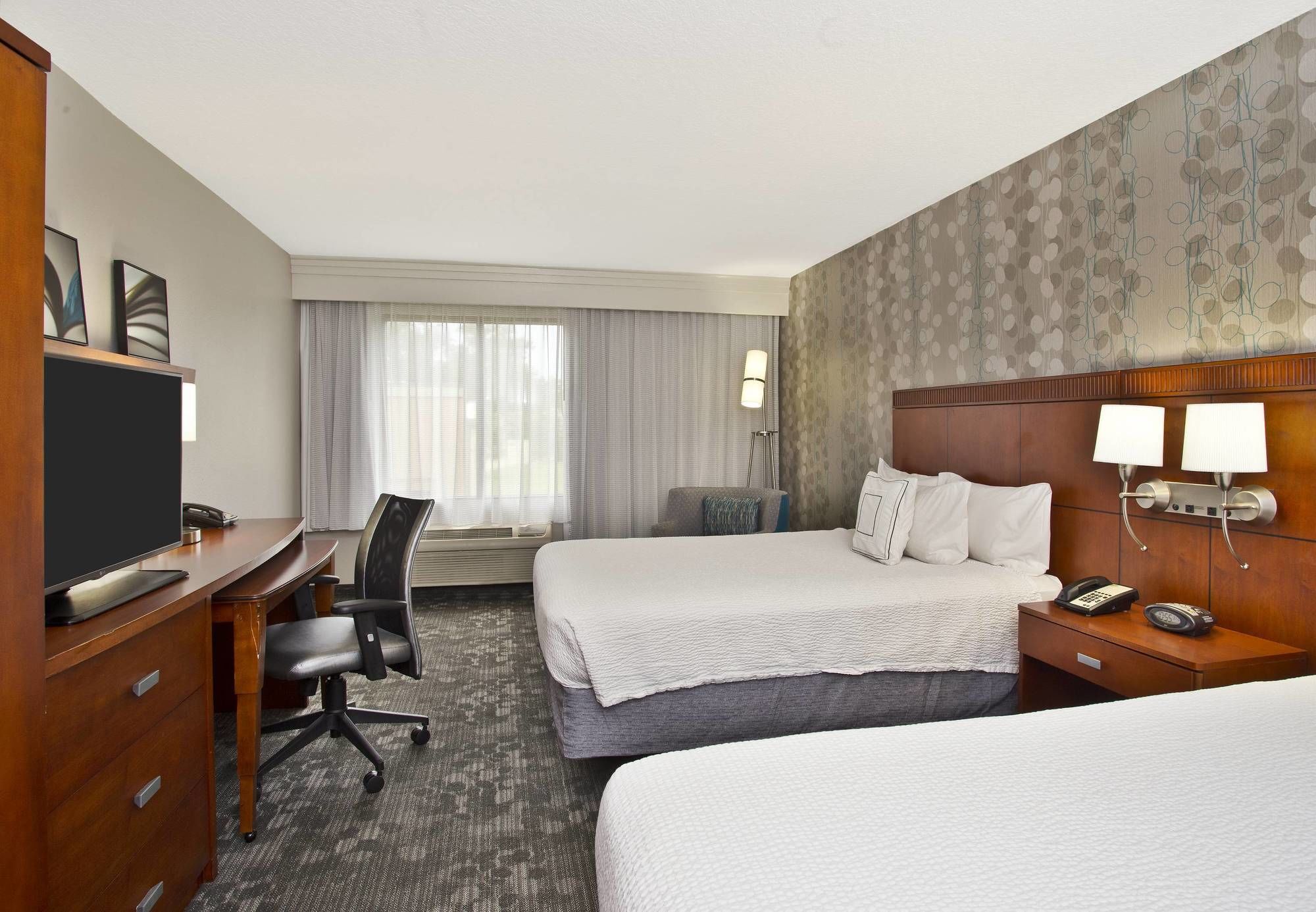 Фото Courtyard by Marriott Gulfport Beachfront