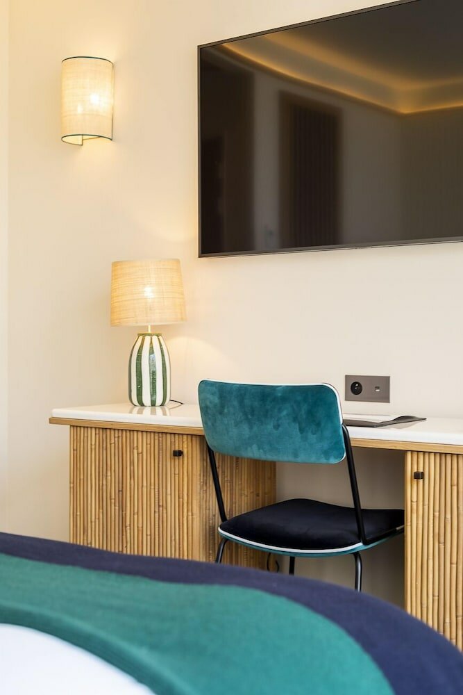 Фото Hotel Le Café de Paris